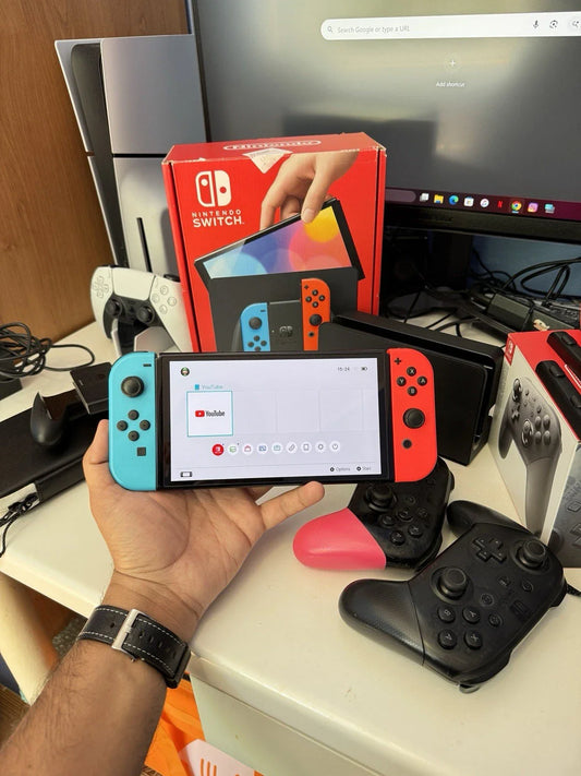 Nintendo Switch OLED + 256GB SD + 2 Controller