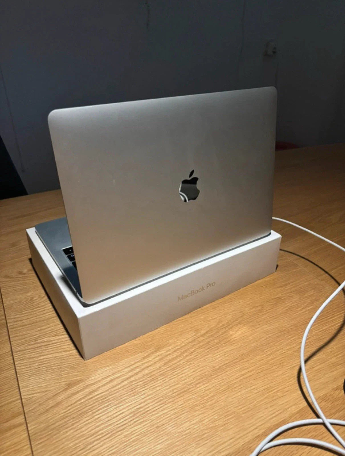 Apple MacBook Pro 13″ A1708 2017 Silver i5 8GB RAM 256GB SSD (Perfectly working)